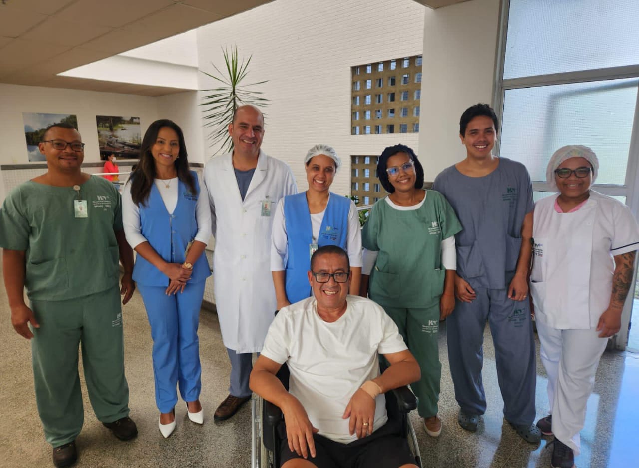Comendador Nessivaldo Brito é recebido por equipe médica do Hospital do Subúrbio que salvou sua vida após AVC e prestará homenagem com medalha Cidadania e Ética