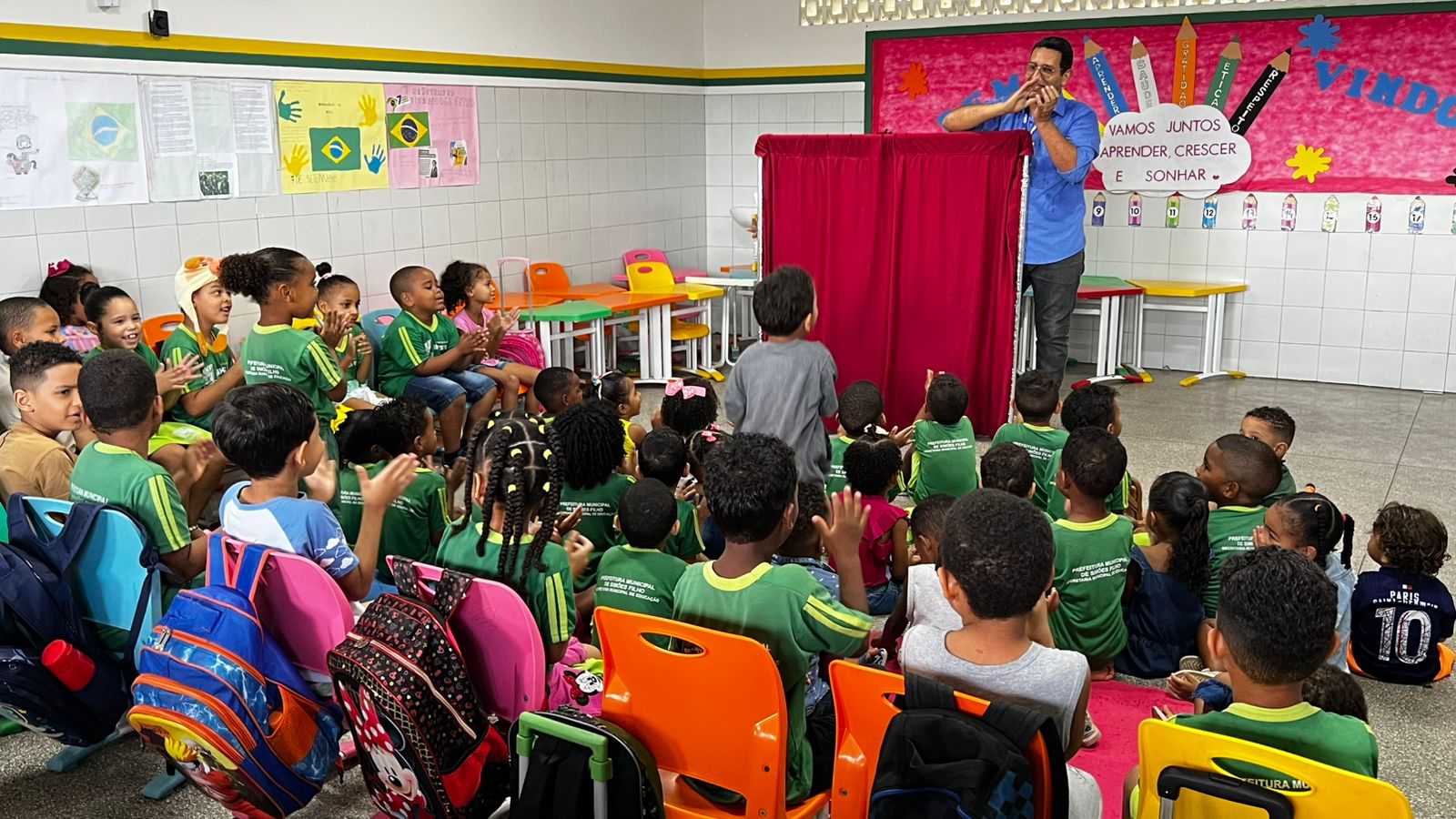 Câmara Itinerante realiza atividades em escolas em alusão ao Dia Mundial da Alfabetização