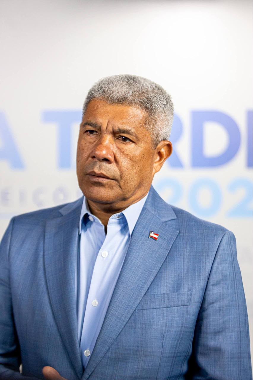 “Não uso a política para fazer negócios”, dispara Jerônimo durante caminhada em Pernambués